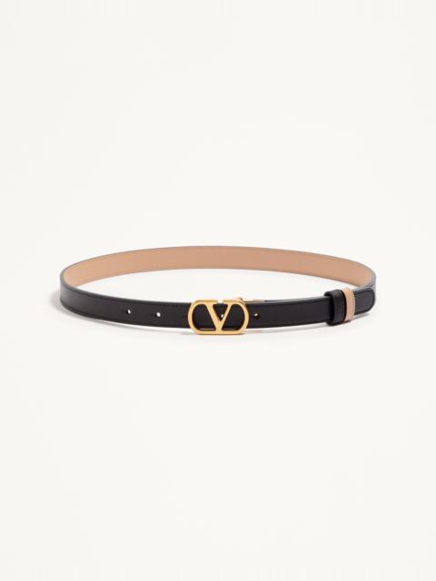VLOGO SIGNATURE REVERSIBLE SHINY CALFSKIN BELT - 20MM / 1.2 IN.