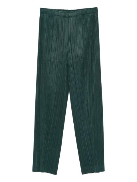 pleated trousers