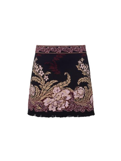 Lindy Skirt
This Simple Knit Silhouette Features An Ornate Print
