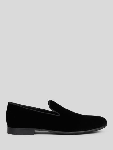 PLAIN-COLOURED LOAFERS