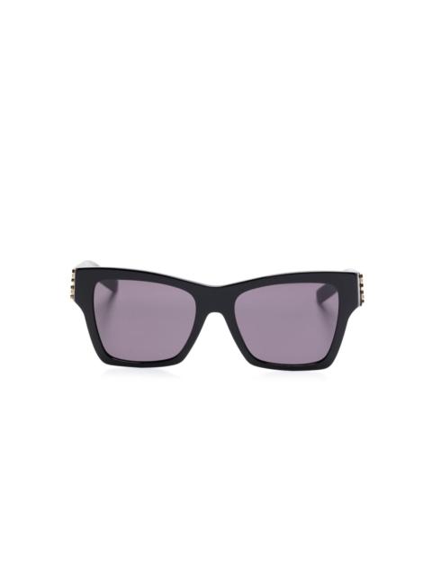 cat eye-frame sunglasses