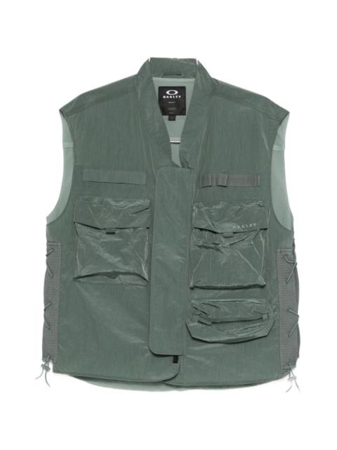 zip-fastening pocket gilet