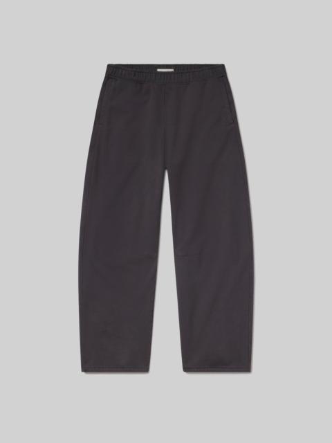 Miro Sweatpant
In Charcoal