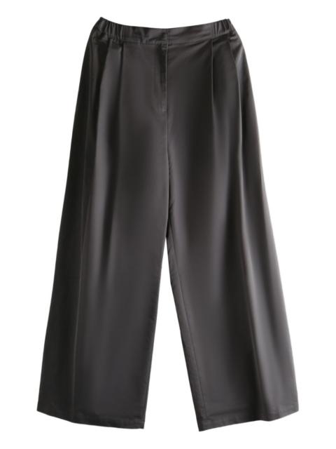 pleated trousers