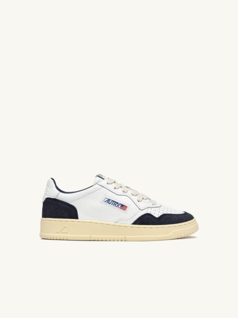 MEDALIST LOW SNEAKERS IN WHITE LEATHER AND OCEAN SUEDE