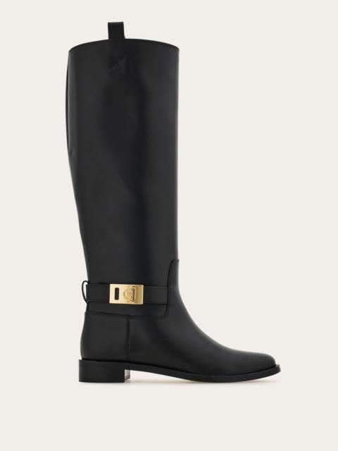 Knee high boot with Hug buckle detail