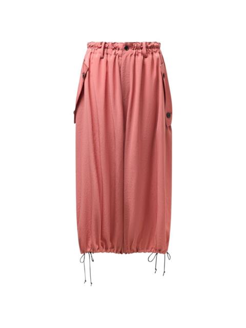 elastic-waistband trousers