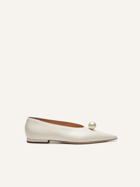 Pointed pearl ballet flats in cream leather