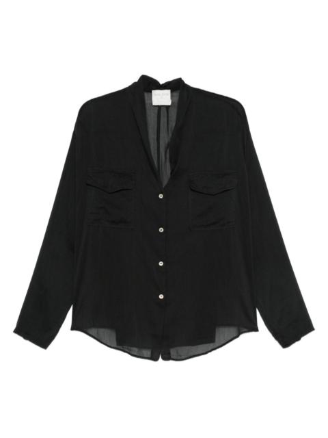 button-fastening pocket shirt