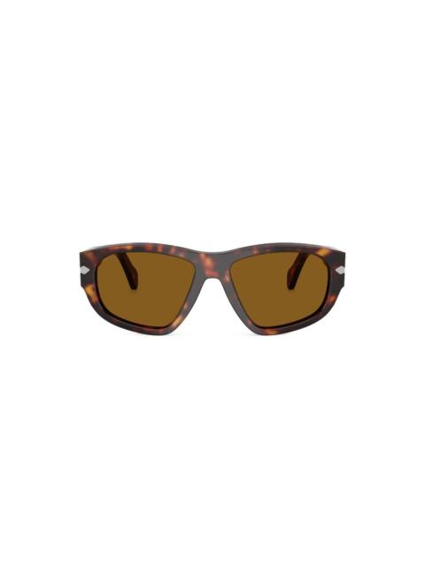 oversize-frame sunglasses