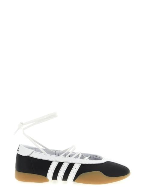 'Taekwondo Mei' ballet flats