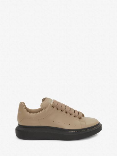 Men's Oversized Sneaker in Black/beige