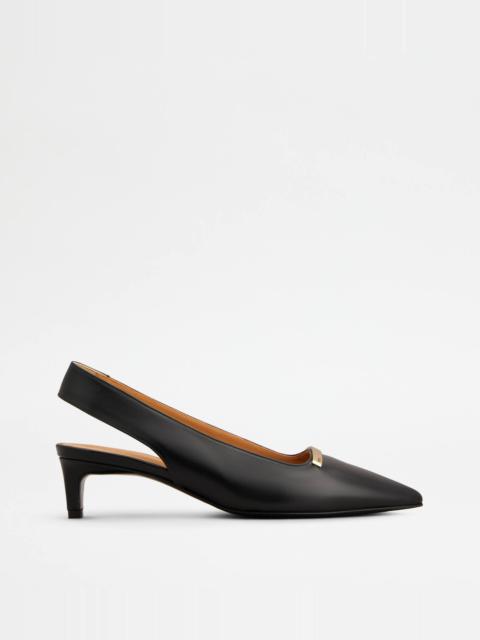 SLINGBACK PUMPS IN LEATHER - BLACK