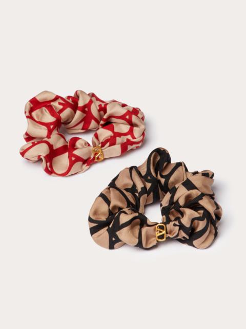 TOILE ICONOGRAPHE SCRUNCHIES SET IN SILK WITH VLOGO APPLIQUÉ