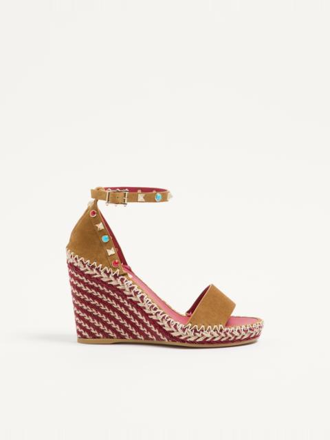 ROCKSTUD DOUBLE WEDGE SANDAL IN SPLIT LEATHER WITH CABOCHON STONES 105MM