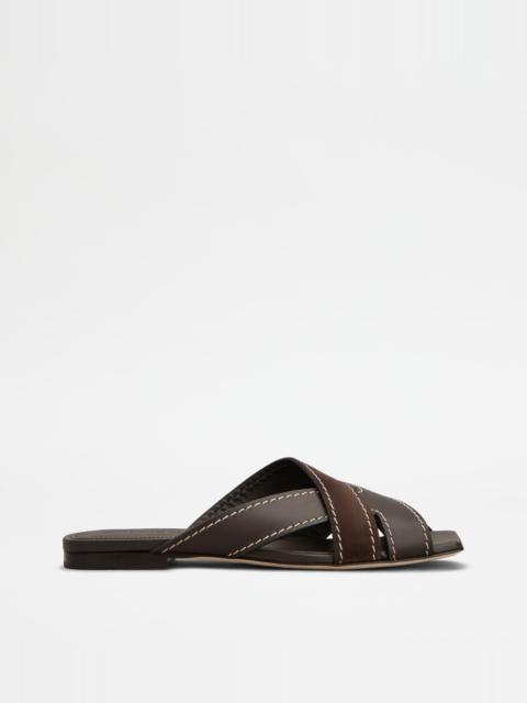 SANDALS IN SMOOTH LEATHER AND SUEDE - BROWN