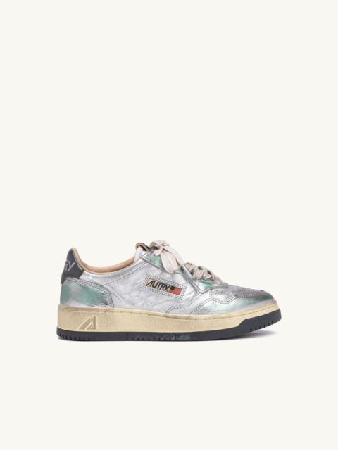 MEDALIST LOW SNEAKERS SUPER VINTAGE IN SILVER TONE METALIZED LEATHER