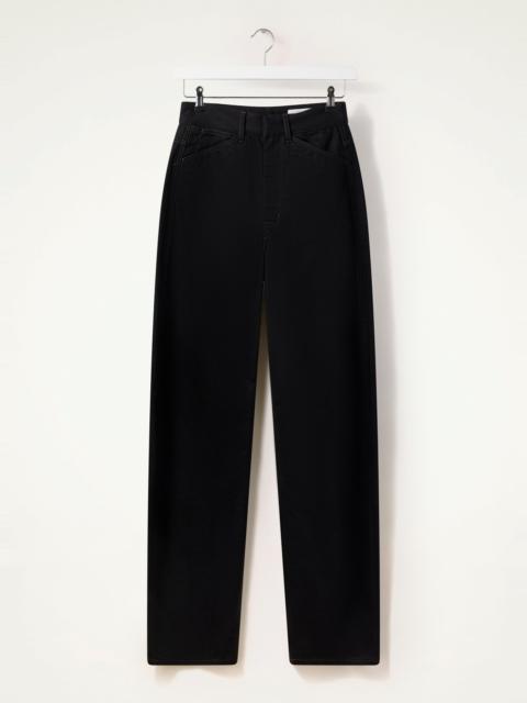 HIGH WAISTED CURVED PANTS
HEAVY BLACK DENIM
