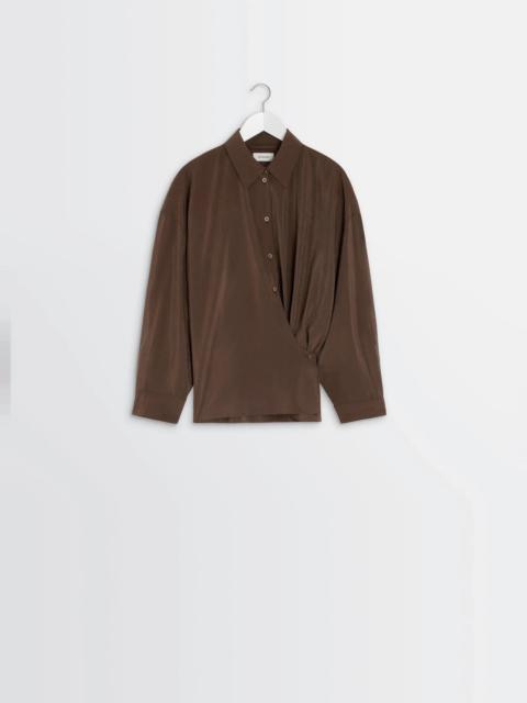 STRAIGHT COLLAR TWISTED SHIRT