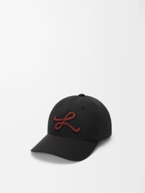 L patch cap in cotton