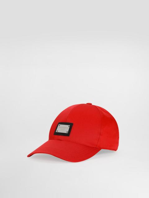 Cotton baseball cap with logo tag