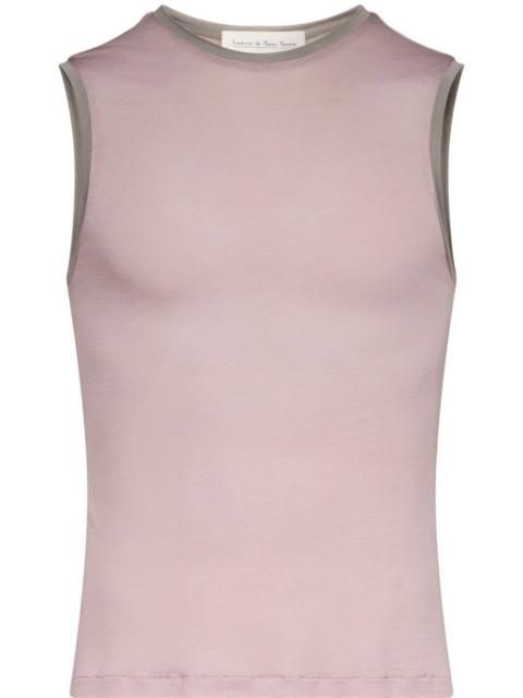 sleeveless top