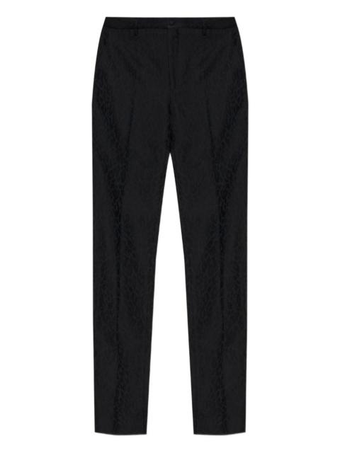 side-pockets trousers