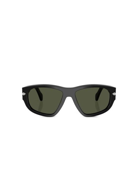 cat-eye frame sunglasses