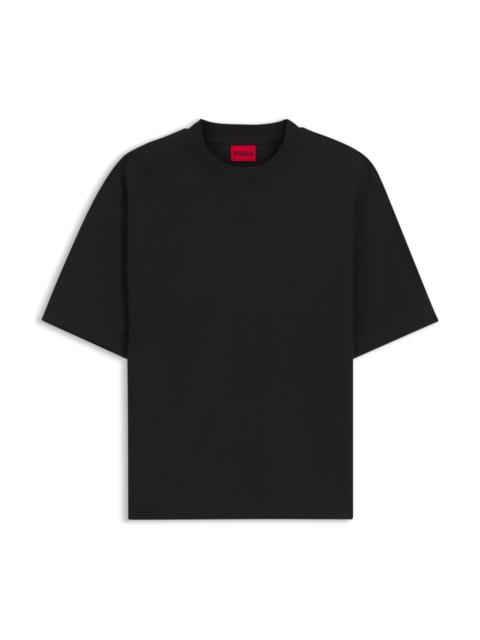 OVERLOCK-STITCH T-SHIRT IN A RELAXED FIT