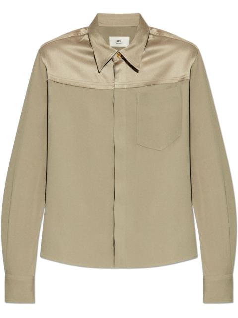 pointed-collar shirt