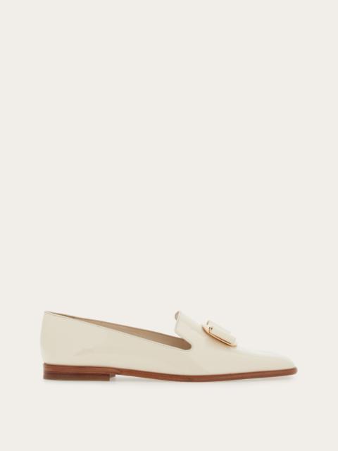 New Vara plate loafer