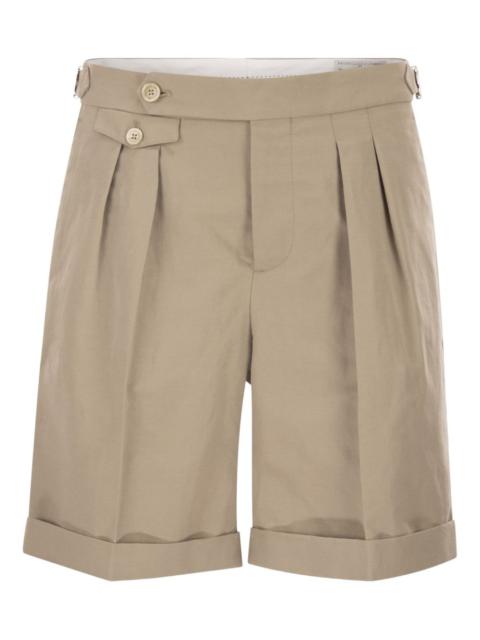 turn-up hem shorts
