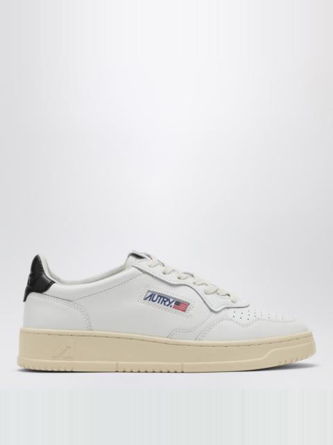 Medalist white/black trainer