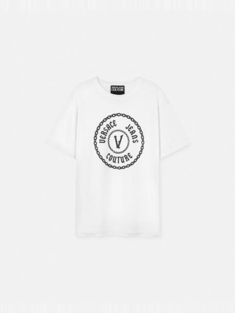 Gothic V-Emblem Regular-Fit T-Shirt