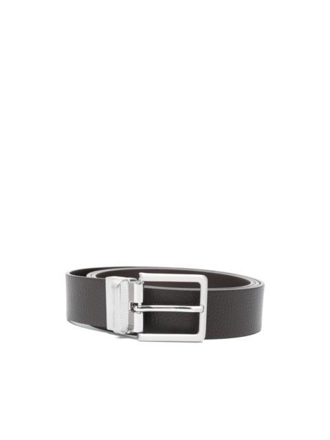 buckle-detail belt