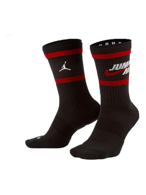 Air Jordan Legacy Crew Contrasting Colors Logo Sports Training Mid Calf Socks One Pair Black DA2560-