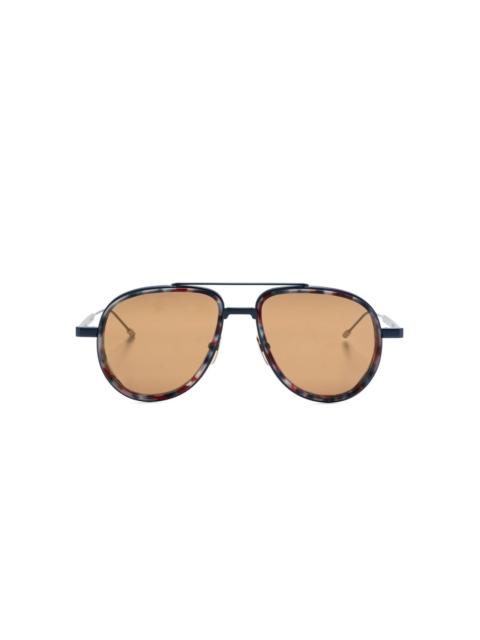 pilot-frame sunglasses