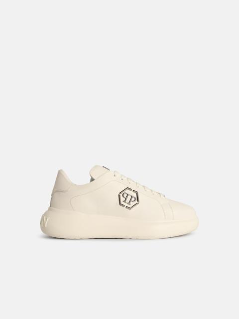 'LOW TOP NEW BASIC HEXAGON' WHITE LEATHER SNEAKERS