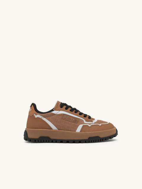 WILDPACE LOW SNEAKERS IN RIPSTOP NYLON AND LEATHER COLOR BROWN SUGAR AND REFLEX