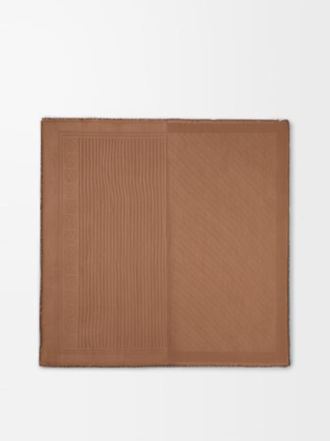 Scarf in wool and silk