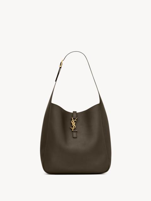 LE 5 À 7 SUPPLE LARGE IN GRAINED LEATHER