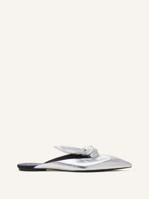MIDNIGHT STEP BOW MULE IN METALLIC LEATHER
