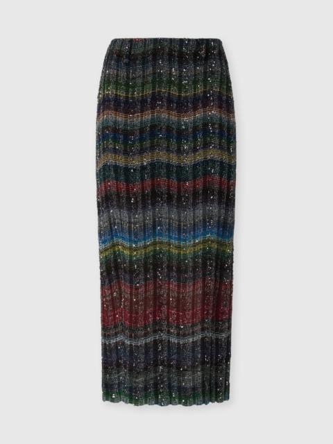 Long pencil skirt with wave pattern