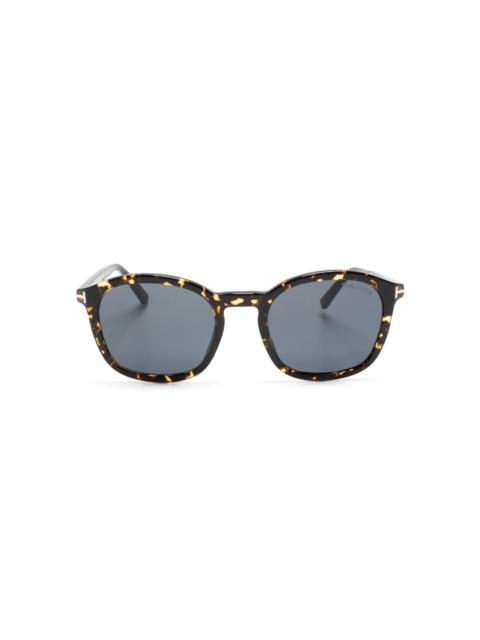 tortoiseshell-effect tinted sunglasses