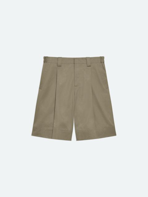 CHINO PLEATED SHORTS