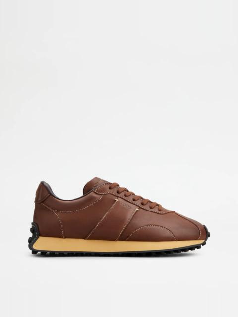 T VINTAGE SNEAKERS IN LEATHER - BROWN