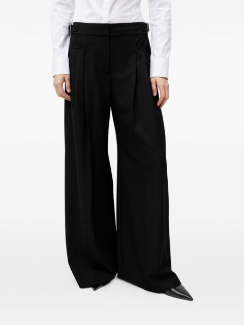 pleated trousers