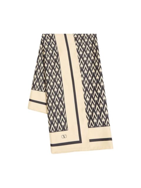 Toute La V print scarf