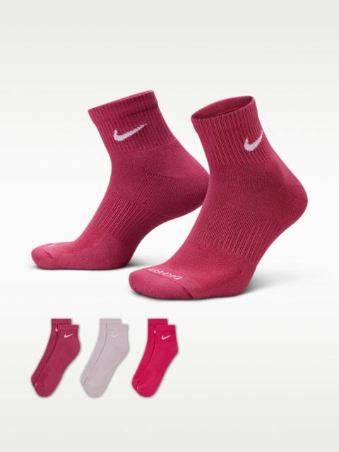 Nike Everyday Plus Cushioned Training Ankle Socks (3 Pairs)