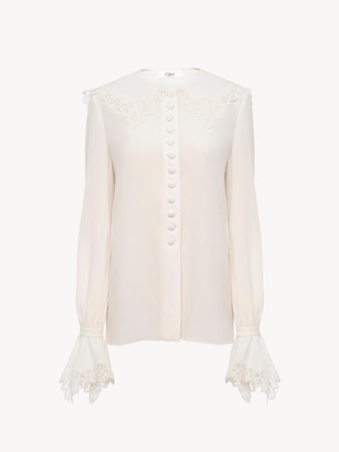 FLUID BLOUSE IN CRÊPE DE CHINE & LACE